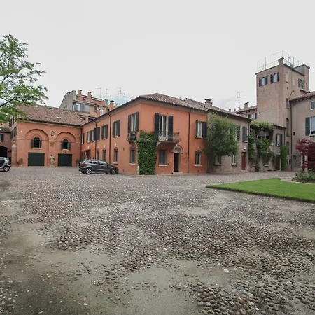 La Casa Di Urania * Ferrara