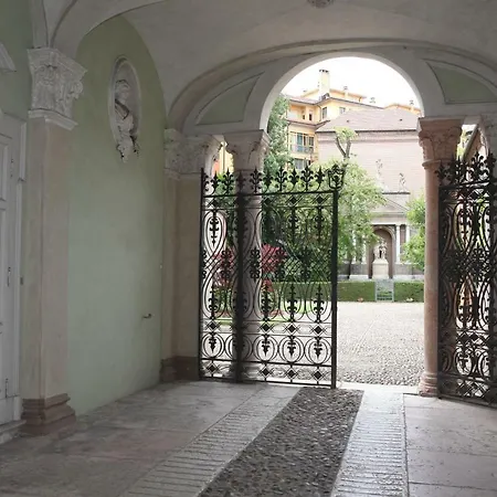 La Casa Di Urania *